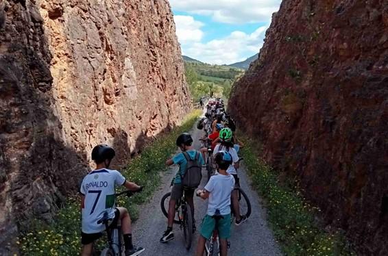 Educabike en la Vía Verde de Ojos Negros: Una experiencia única de turismo activo y educativo