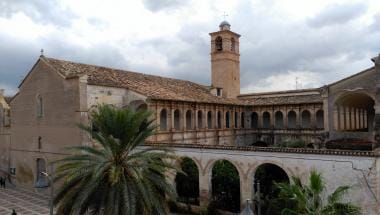 Iglesia y Convento de la Santa Cruz