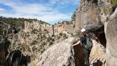 Sendero del acueducto de la Peña Cortada, Calles. Un sendero de la época romana